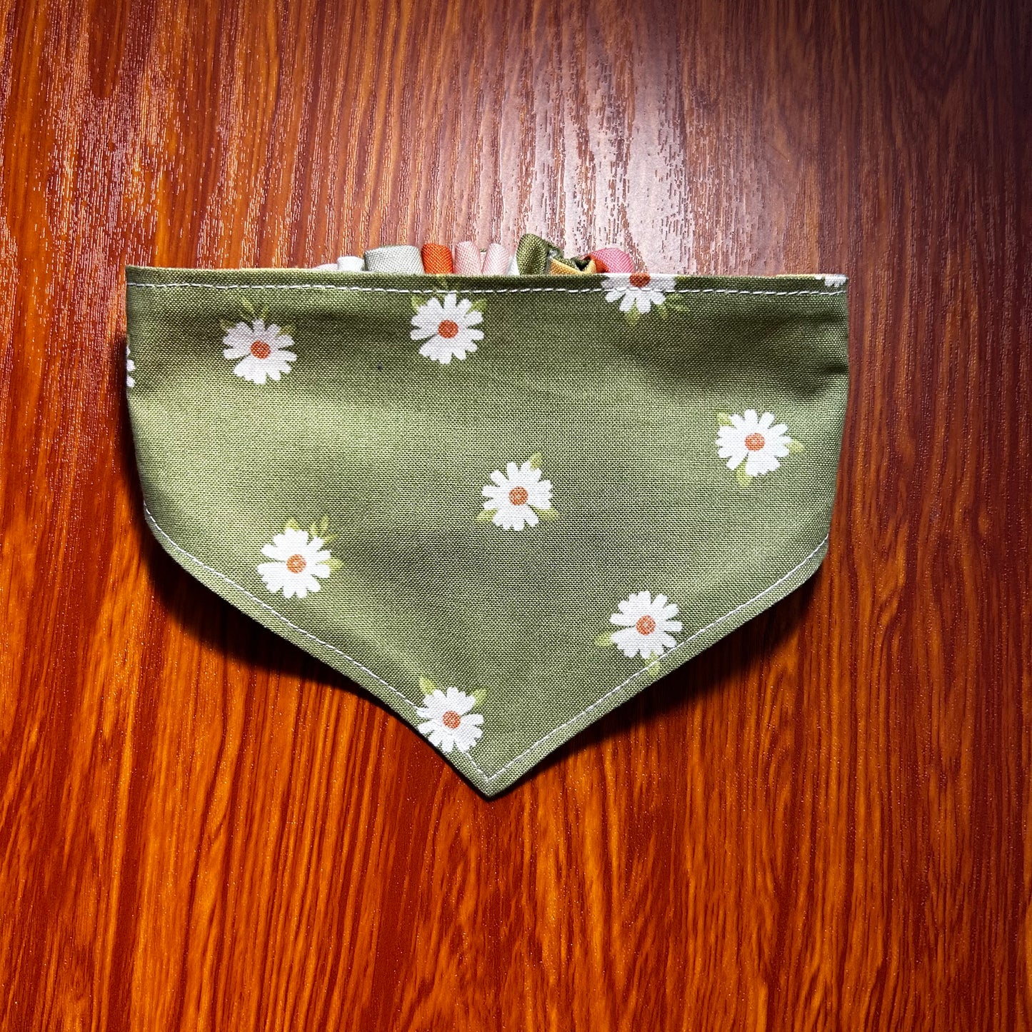 Reversible Daisy& Stripe Scrunchie Bandana