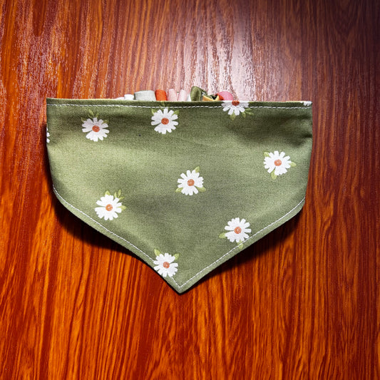 Reversible Daisy& Stripe Scrunchie Bandana